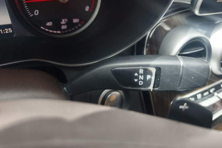 Used Mercedes-Benz GLC 2018 GLC 260 4MATIC Luxury Model Gear Lever