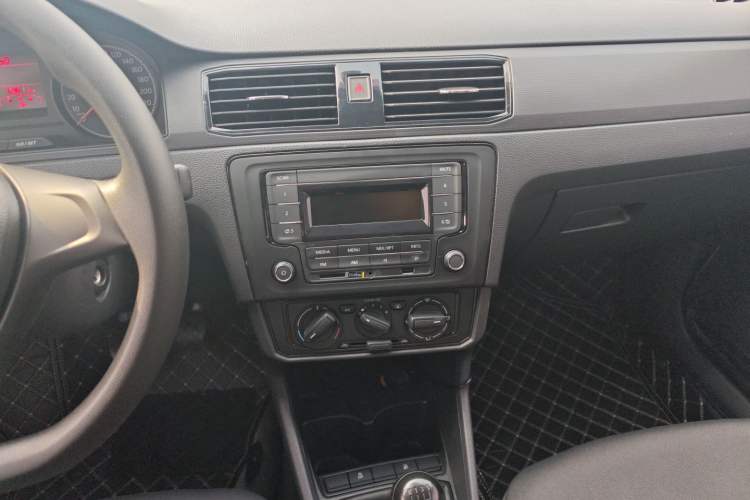 Used Volkswagen Santana 2019 1.5L Manual Fashion Edition China VI Standard