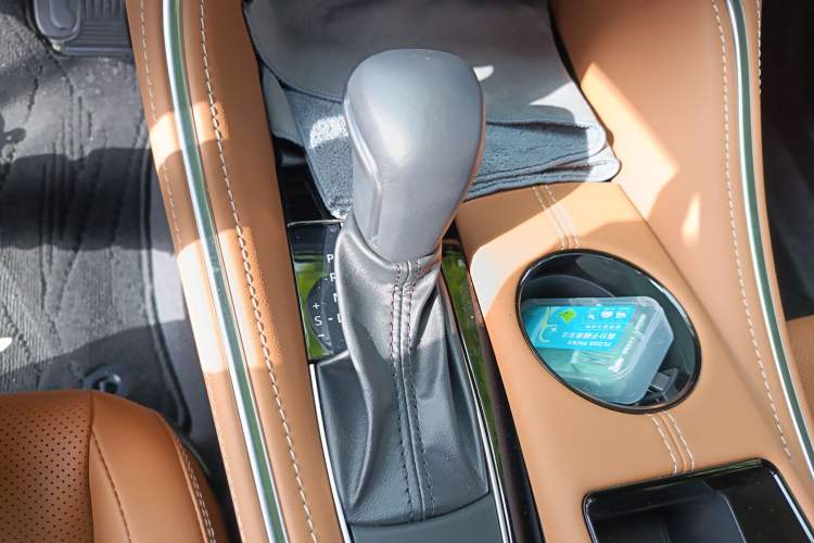 Used Toyota Avalon 2024 Dual-Motor 2.0L Luxury Edition
