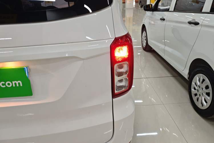 Used Wuling Hongguang 2021 1.5L S Comfort Edition LAR
