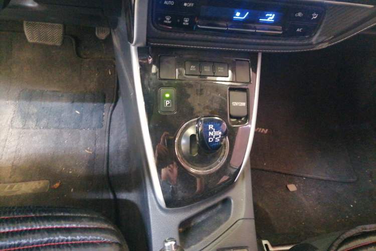 Used Toyota Levin 2017 Revised Dual-Engine 1.8H GS E-CVT Elite Sunroof Version China V Standard