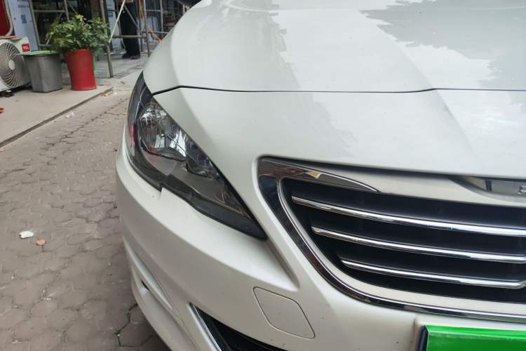 Used Peugeot 408 2016 1.6T Automatic Luxury Edition Right Front Headlight