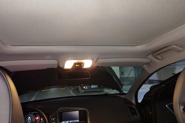 Used Volvo XC60 2014 T5 Zhiyi Edition Headliner