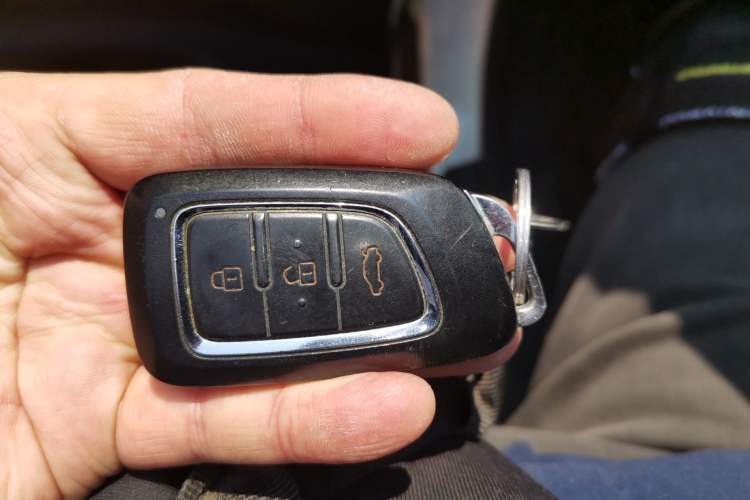 Used Dongfeng Aeolus AX7 2020 1.6T Automatic AI Pioneer Model China VI Standard
