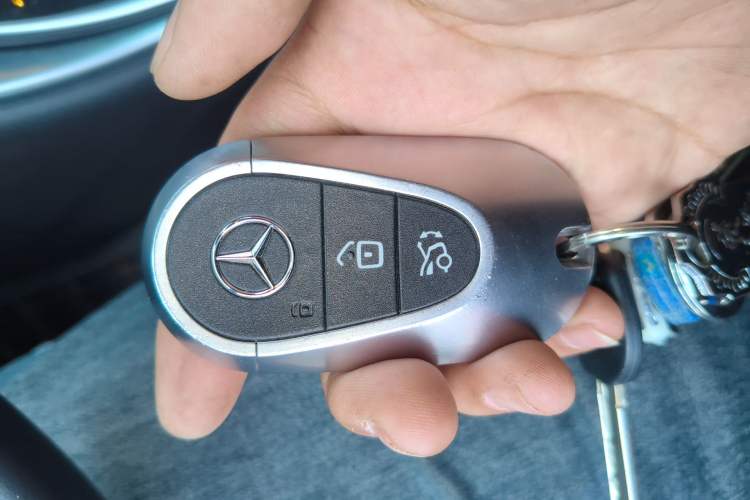 Used Mercedes-Benz C-Class 2023 C 260 L Bright Night Sports Edition Vehicle Key
