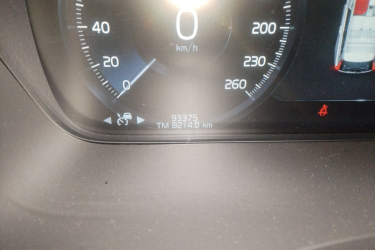 Used Volvo V90 2017 Cross Country T5 AWD Prestige Edition Odometer Close Up