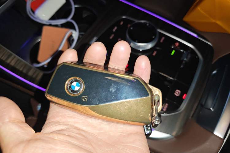 Used BMW X7 2023 xDrive40i Luxury Package with Leading Features
