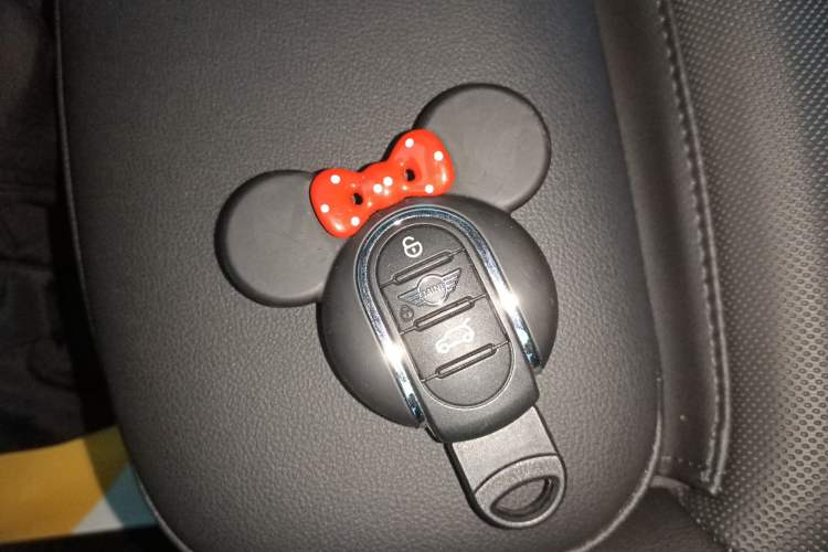 Used MINI MINI 2023 1.5T COOPER King's Cross Special Edition Five-Door Version
