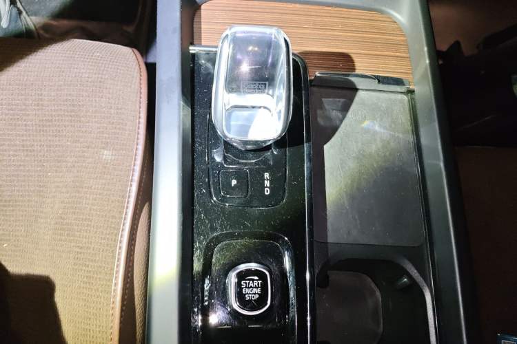 Used Volvo XC60 New Energy 2024 T8 Plug-in Hybrid Long-Range All-Wheel Drive Smart Luxury Edition
