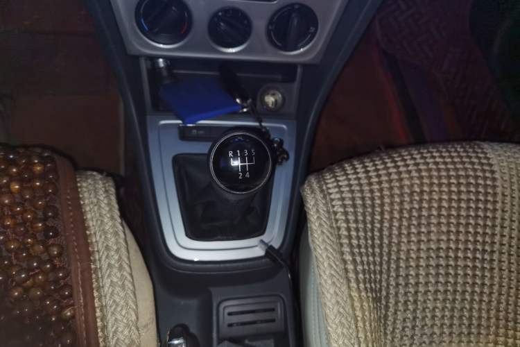 Used Volkswagen Lavida 2013 Revised Classic 1.6L Manual Fashion Edition Gear Lever