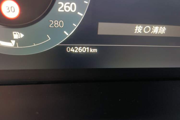 Used Land Rover Range Evoque 2023 Aurora L 249 PS Collins Antique Bronze Special Edition Odometer Close Up