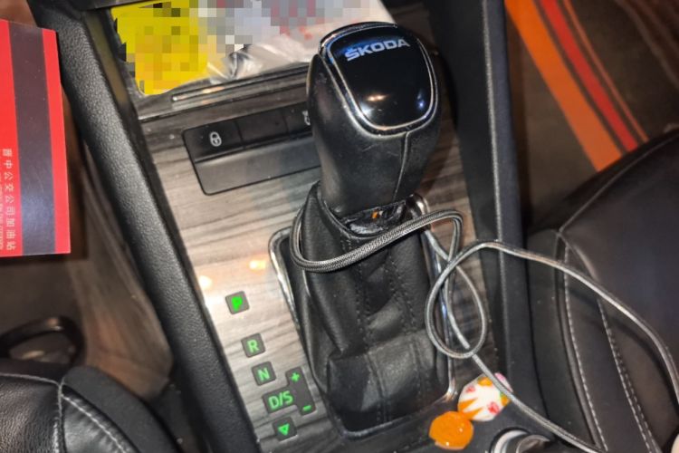 Used Skoda Octavia 2017 1.6L Automatic Smart Drive Edition Gear Lever