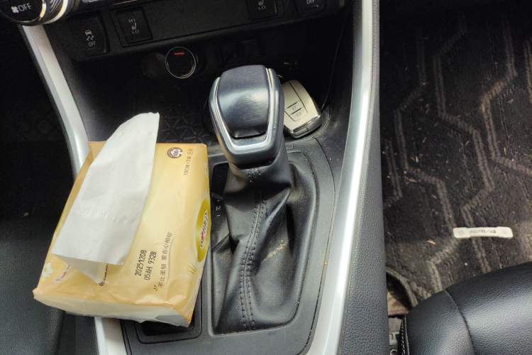 Used Toyota RAV4 2022 2.0L CVT Two-Wheel Drive Fashion Plus Edition Gear Lever