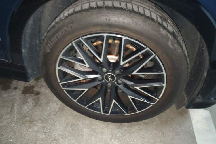 Used Audi Q5 e-tron 2023 40 e-tron Starry Edition Mecha Kit