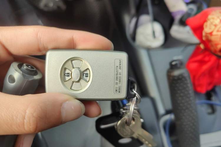 Used Toyota RAV4 2010 2.4L Automatic Deluxe Upgrade Edition Vehicle Key