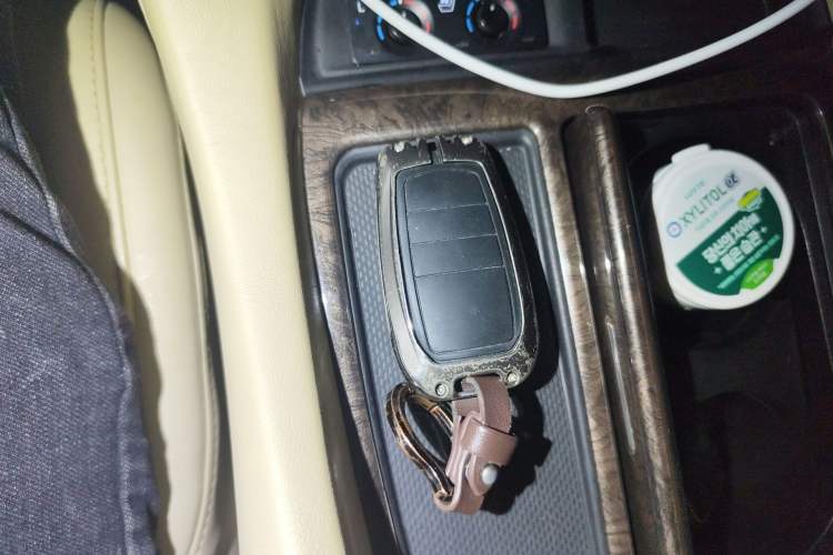 Used Toyota Vellfire 2019 Dual-Engine 2.5L HV Prestige Edition Vehicle Key