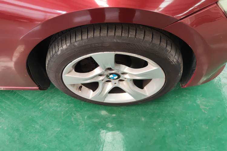 Used BMW 3 Series 2011 325i Convertible Coupe Right Front Wheel Hub