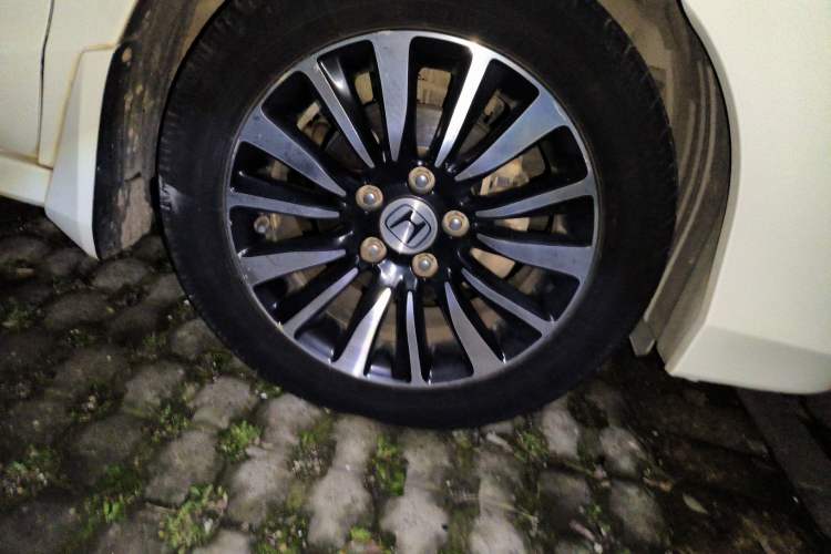 Used Honda Crider 2015 1.8L automatic comfort version
