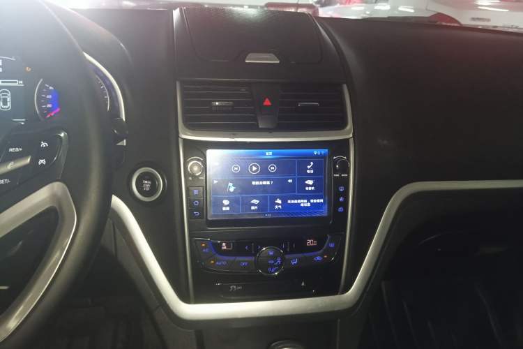 Used Geely Auto Emgrand 2016 Sedan 1.5L CVT Upward Version
