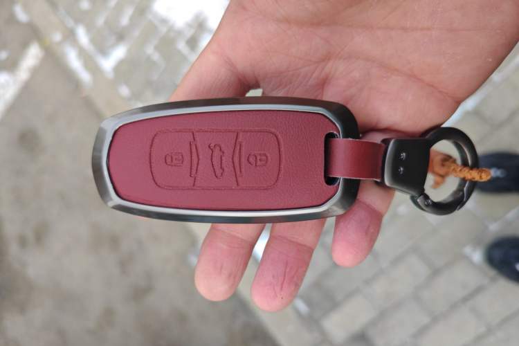 Used Geely Galaxy Panda 2023 Panda Mini 120km Super Cute Bear Vehicle Key