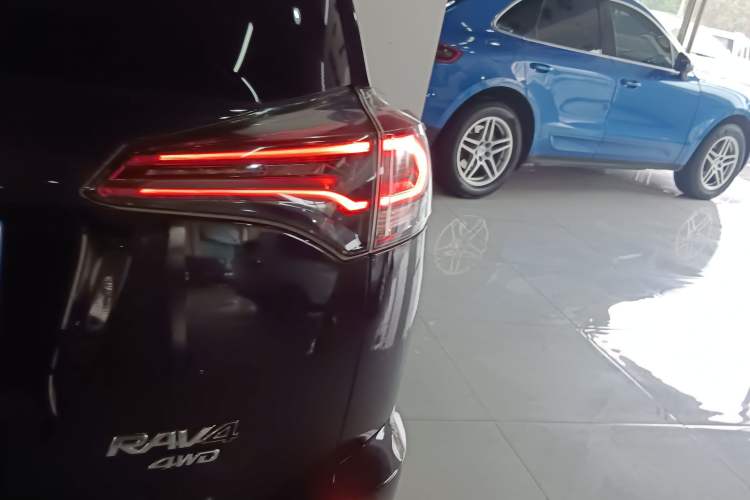 Used Toyota RAV4 2016 2.5L Automatic 4x4 Elite Edition