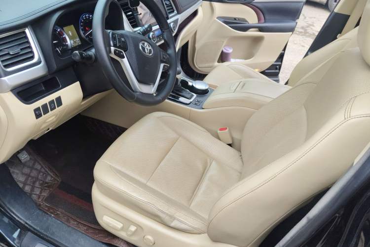 Used Toyota Highlander 2017 2.0T Four-Wheel Drive Luxury Edition 7 Seats Left Front Seat