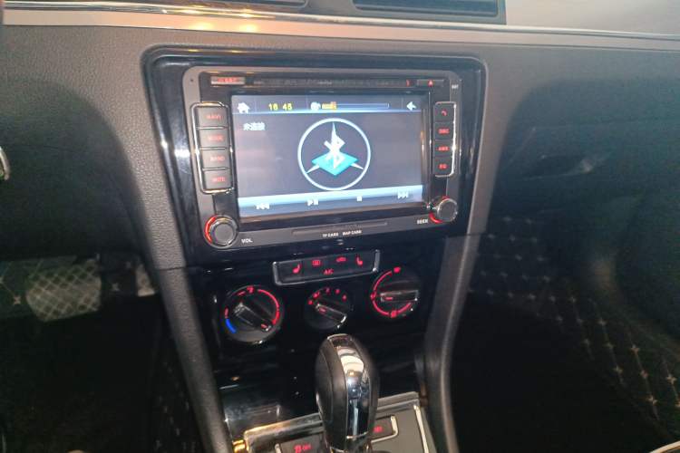 Used Volkswagen Bora 2014 1.6L Automatic Comfort Model Audio And AC Panel