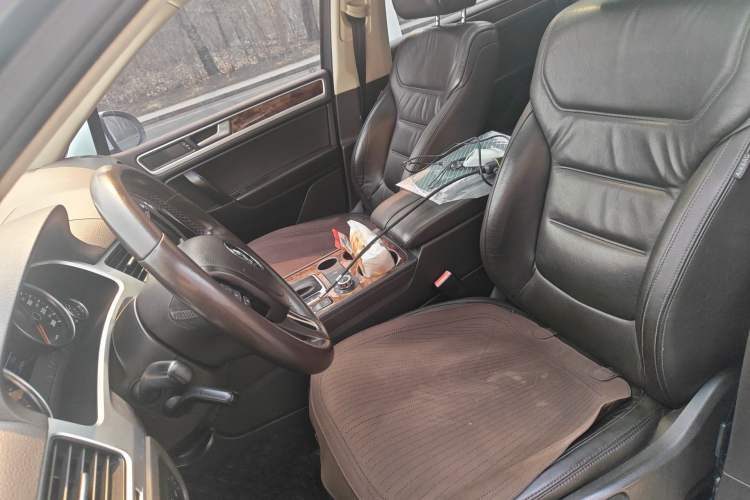 Used Volkswagen Touareg  Left Front Seat