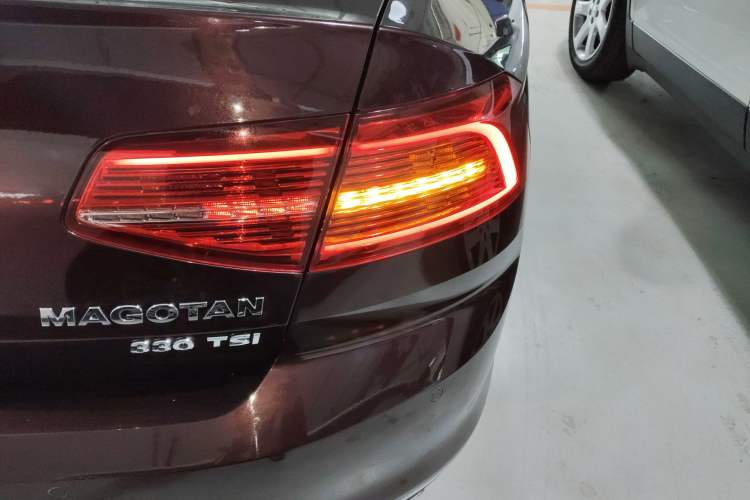 Used Volkswagen Magotan 2018 330TSI DSG Luxury Model