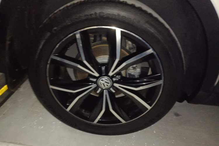 Used Volkswagen Tiguan L 2019 Revised 330TSI Automatic Two-Wheel Drive Smart & Luxury Edition China VI Standard Right Rear Wheel Hub