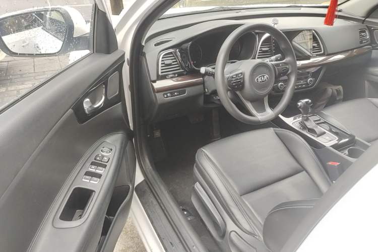 Used Kia K4 2014 1.8L Automatic GLS
