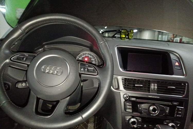 Used Audi Q5 2018 Collector's Edition 40 TFSI Technology Model
