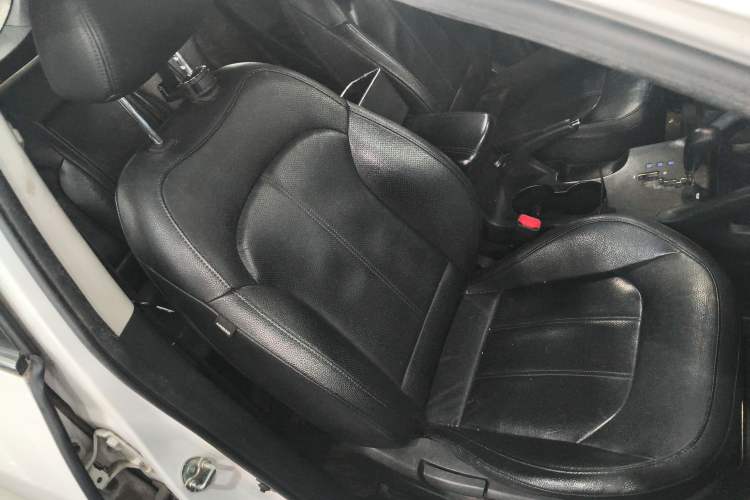 Used Hyundai ix35 2013 2.0L Automatic Two-Wheel Drive Smart GLS China IV Standard
