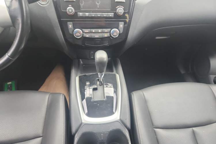 Used Nissan X-Trail 2015 2.0L CVT Comfort MAX Edition 2WD