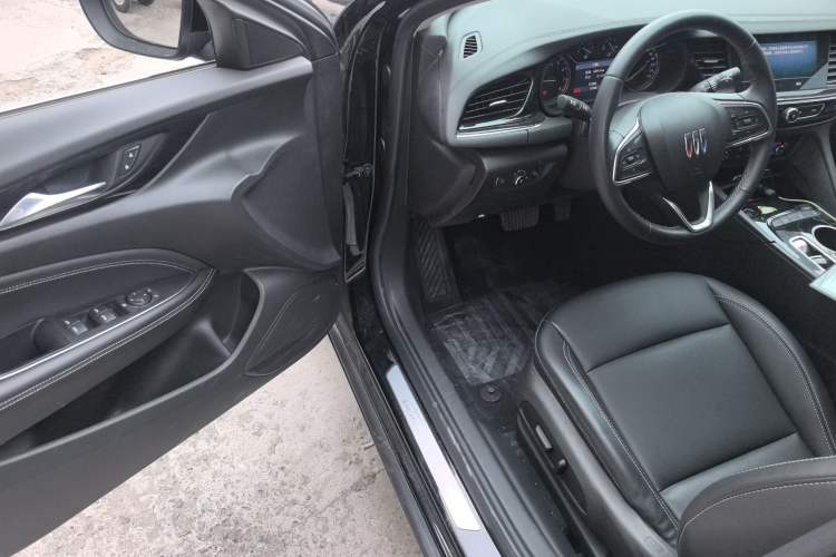 Used Buick Regal 2024 25T Deluxe Edition Driver Seat
