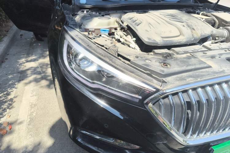 Used Hongqi H5 2022 Classic Model Facelift 1.8T Automatic Smart Connect Flagship Edition Right Front Headlight