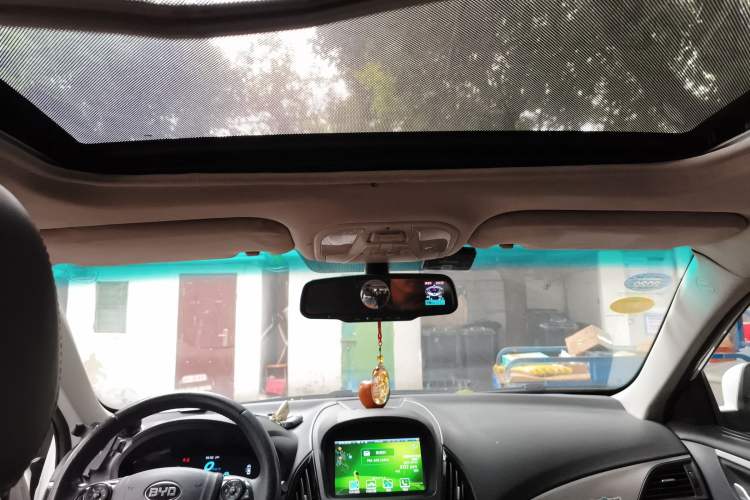 Used BYD Qin New Energy 2015 1.5T Dual-Crown Flagship Plus Edition
