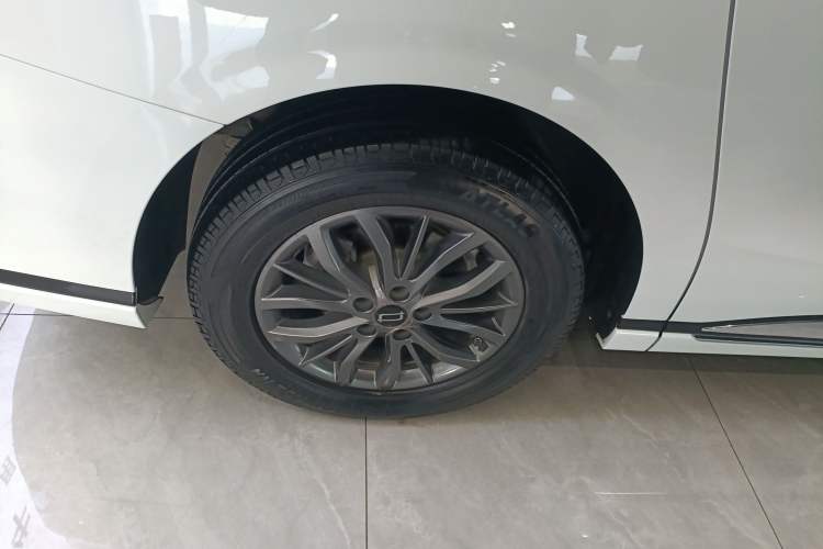 Used Bestune M9 2023 2.0T Prestige Edition