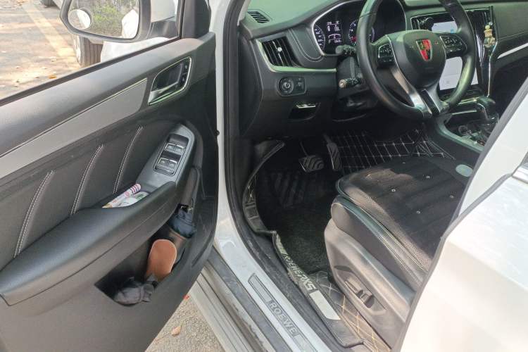 Used Roewe RX5 2018 20T Two-Wheel Drive Automatic Internet Smart Edition Driver Seat