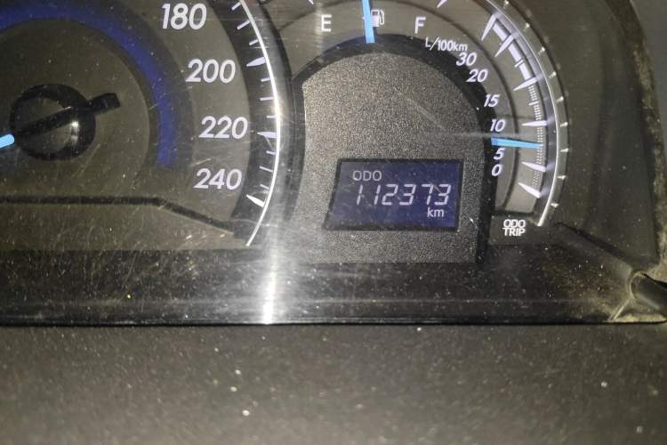 Used Toyota Camry 2013 2.0G Comfort Edition Odometer Close Up