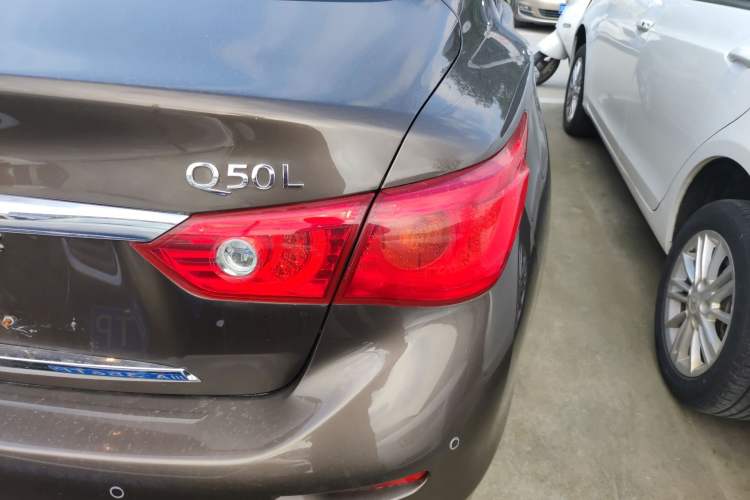 Used Infiniti Q50L 2015 2.0T Comfort Edition Right Rear Taillight