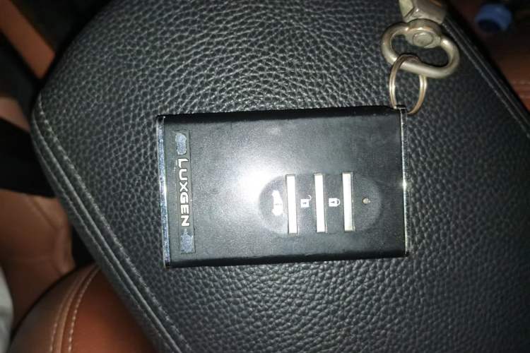 Used Luxgen Great 7 SUV 2013 Limited-Edition Sharp Model 2.2T Two-Wheel-Drive Smart Version
