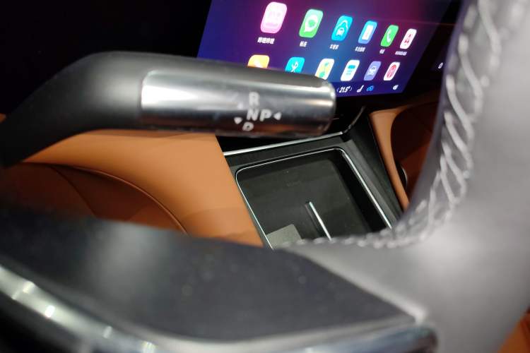 Used Hima AITO M8 2025 Extended-Range Max Version 37 kWh 6-Seater
