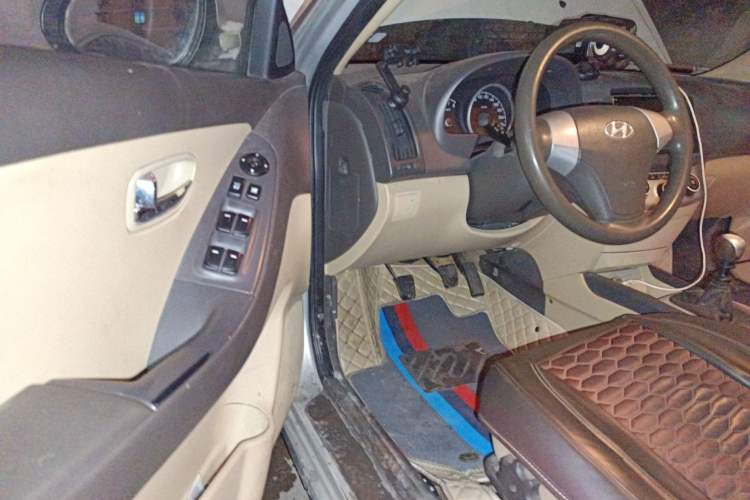 Used Hyundai Celesta 2010 1.6L MT GLS Driver Seat