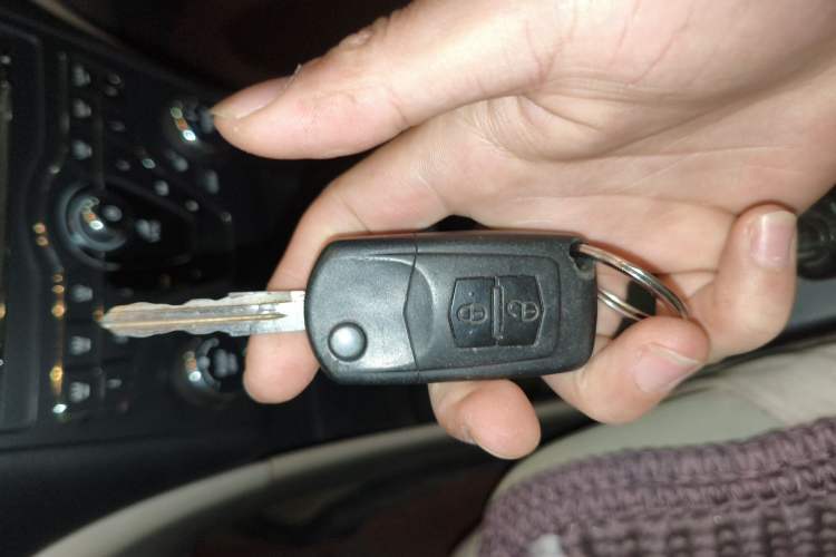 Used Bestune B50 2013 1.6L manual Comfort trim level Vehicle Key