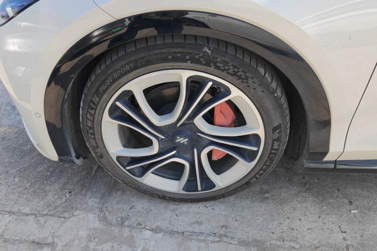 Used IM LS7 2023 90 kWh Elite Rear-Drive Version
