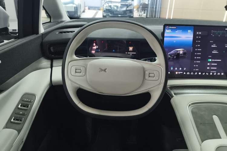 Used XPeng X9 2024 702 Ultra-Long Range Max Steering Wheel