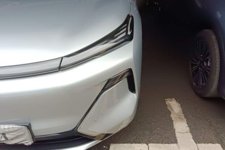 Used Geely Galaxy Galaxy Xingjian 7 EM-i 2025 120km Flagship Edition