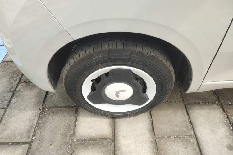 Used Wuling Hongguang MINIEV 2024 3rd Generation 215km Youth Edition Left Front Wheel Hub