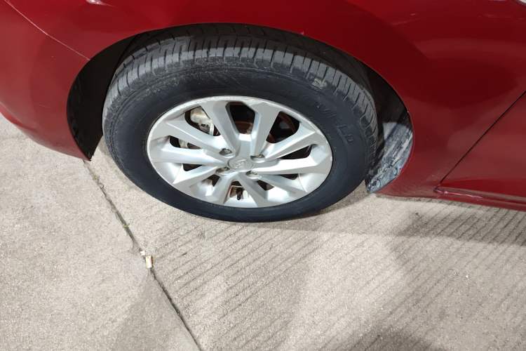 Used Hyundai Verna (new generation) 2016 1.4L Automatic Cool Edition GLS Left Front Wheel Hub